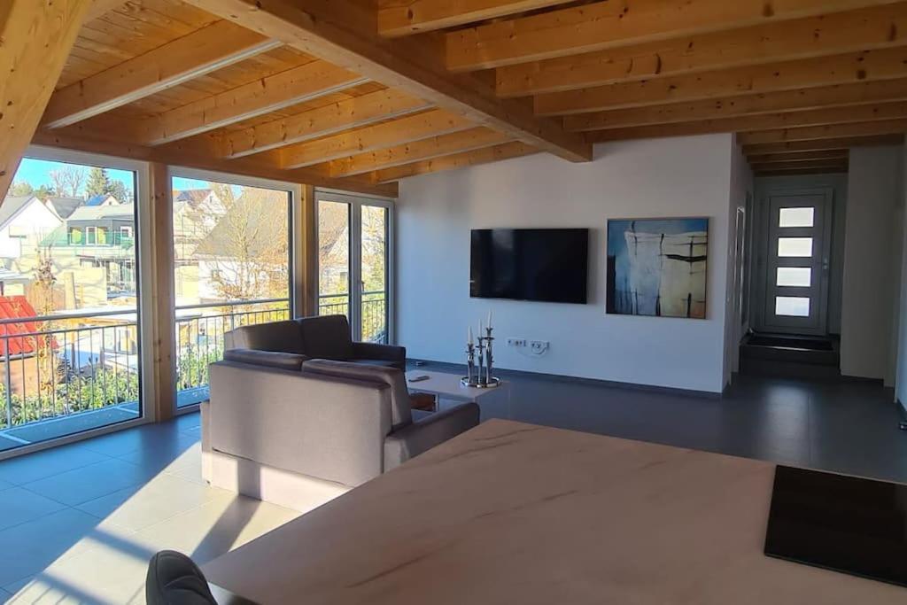 Moderne Ferienunterkunft/Wohnung Burgthann Bagian luar foto