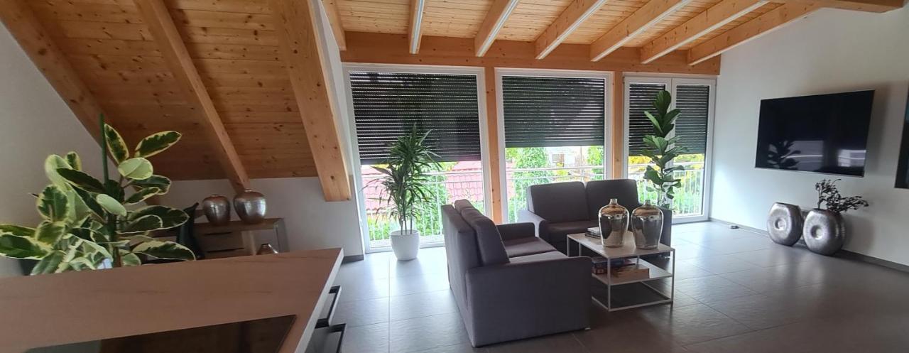 Moderne Ferienunterkunft/Wohnung Burgthann Bagian luar foto